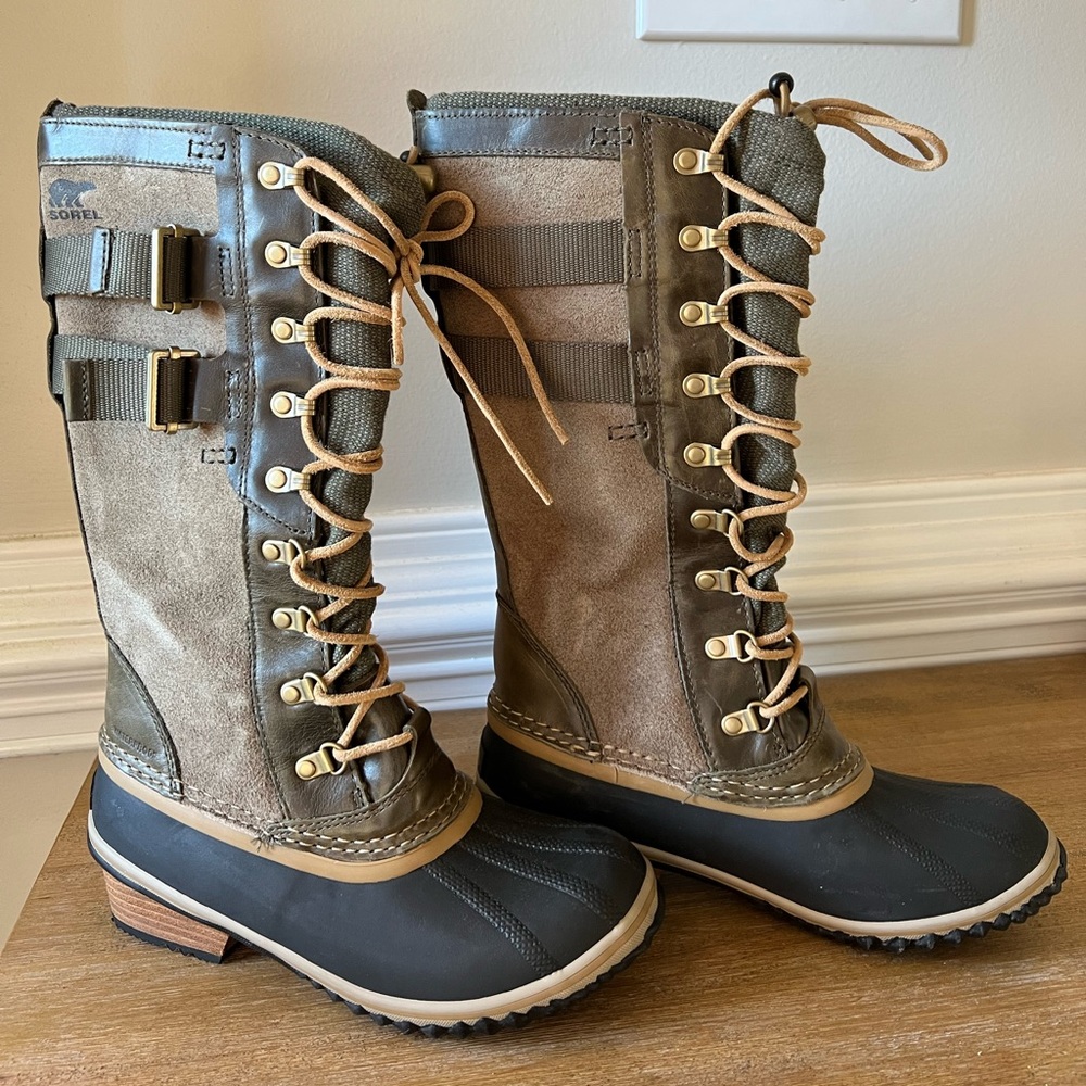 Sorel Conquest Carly II size 7.5, BRAND NEW, never worn